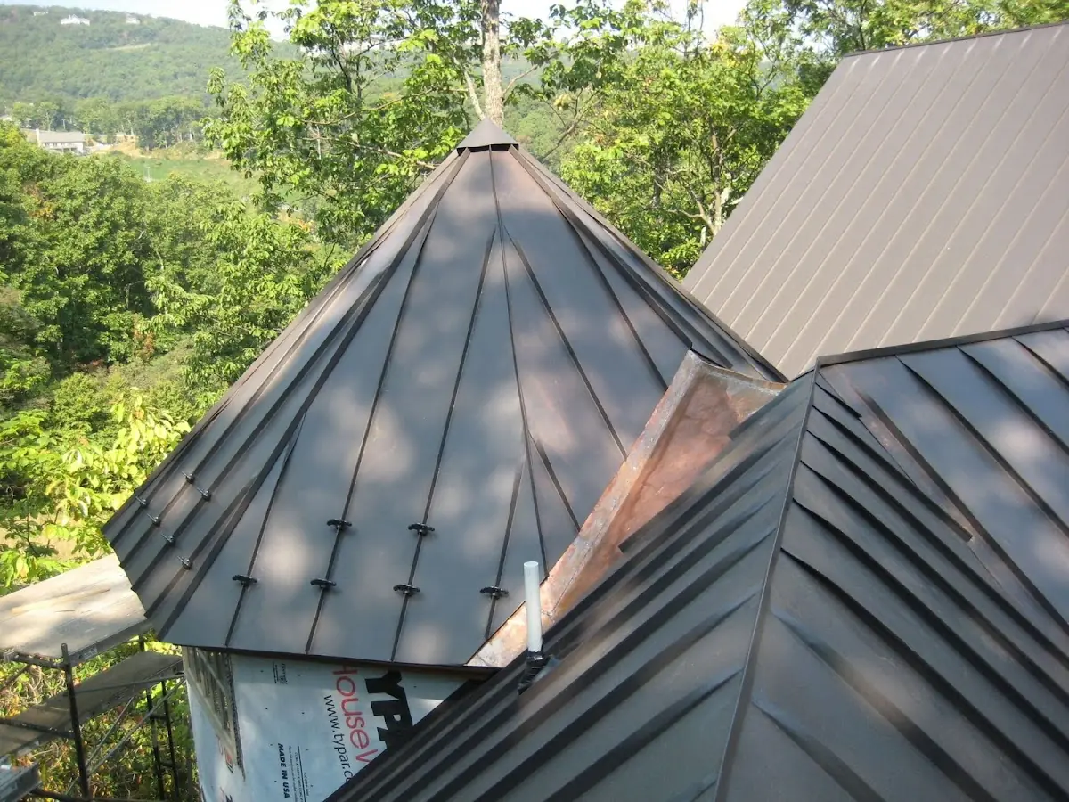 Professional Gutter Cleaning by Craftsman Roofing in Dugway